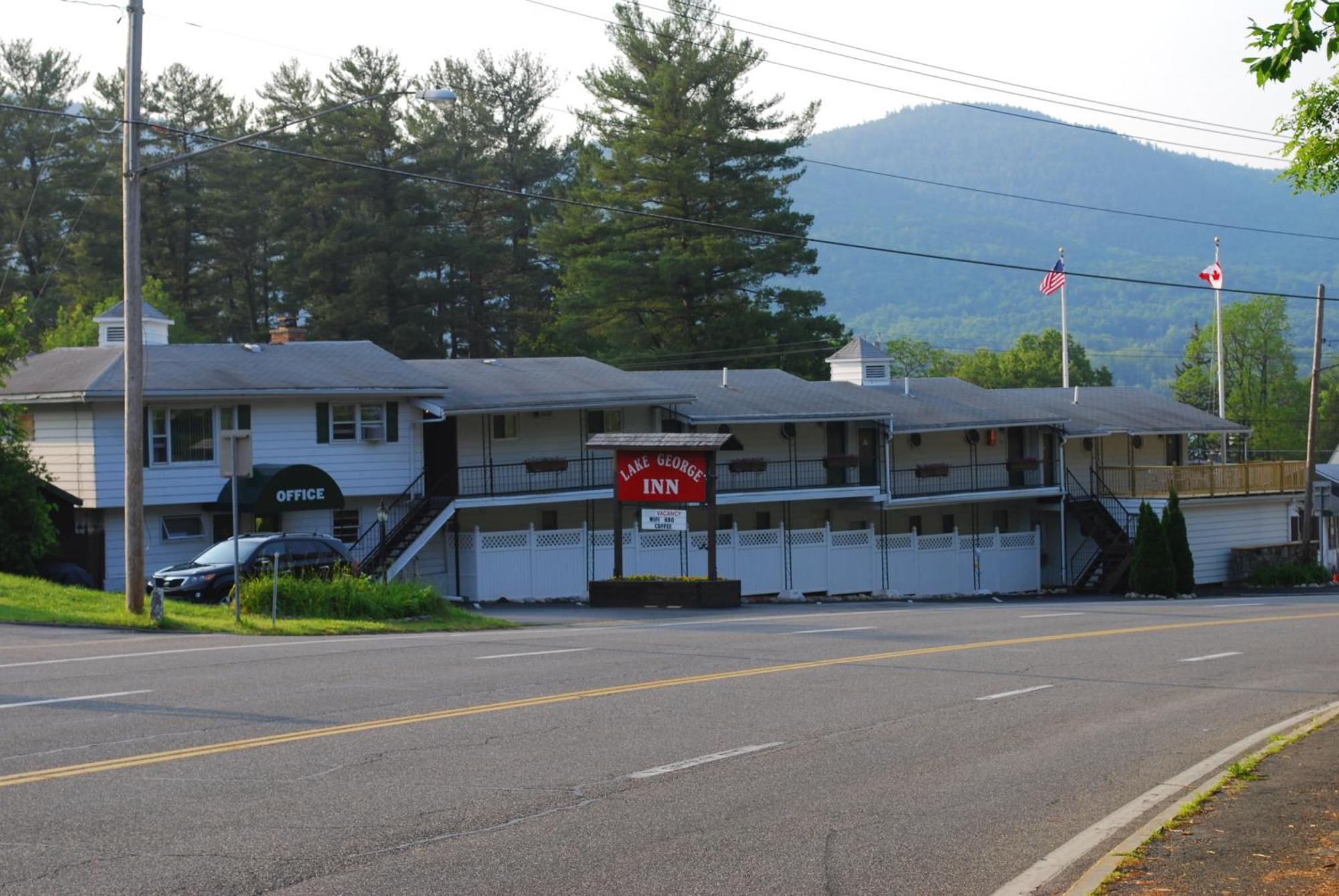 The Lake George Inn Екстериор снимка